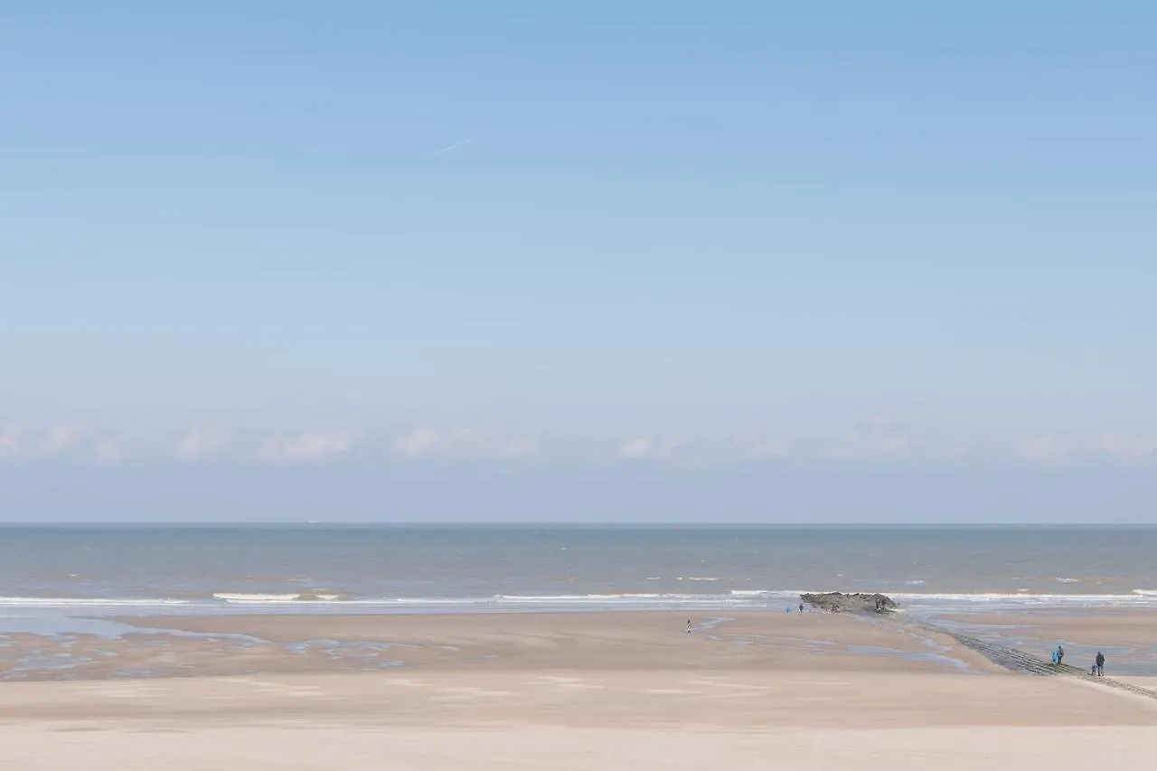 Charmant Appartement Met Frontaal Zeezicht Middelkerke