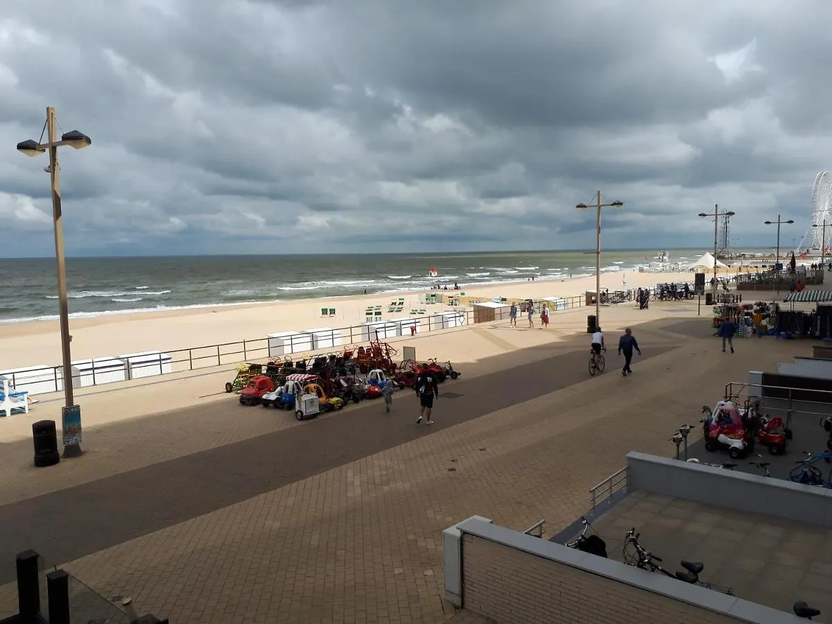 Charmant Appartement Met Frontaal Zeezicht Middelkerke