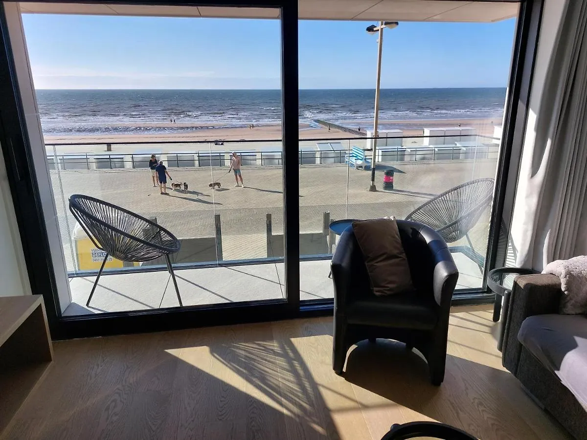 Charmant Appartement Met Frontaal Zeezicht Middelkerke Apartment