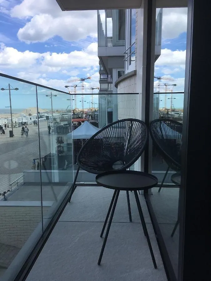 Apartment Charmant Appartement Met Frontaal Zeezicht Middelkerke Belgium